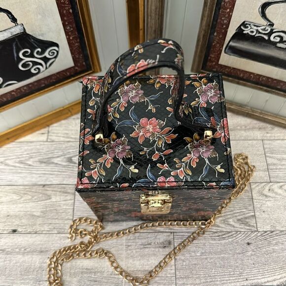 Floral Embossed Design Crossbody Box Bag - Picture 7 of 10